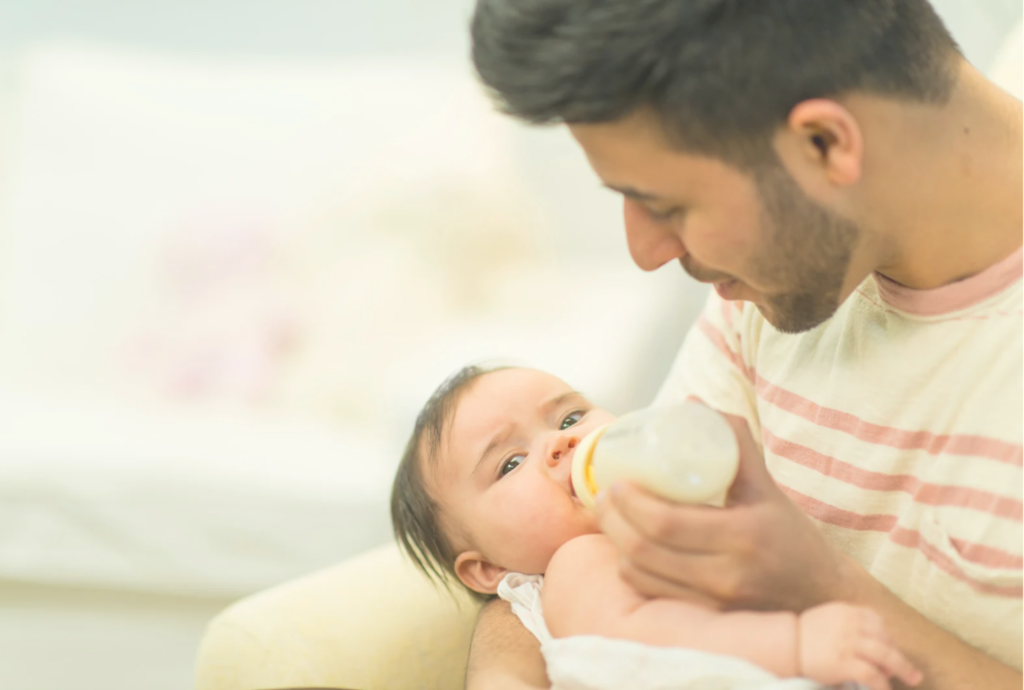 bottle feed- newborn - baby - formula
